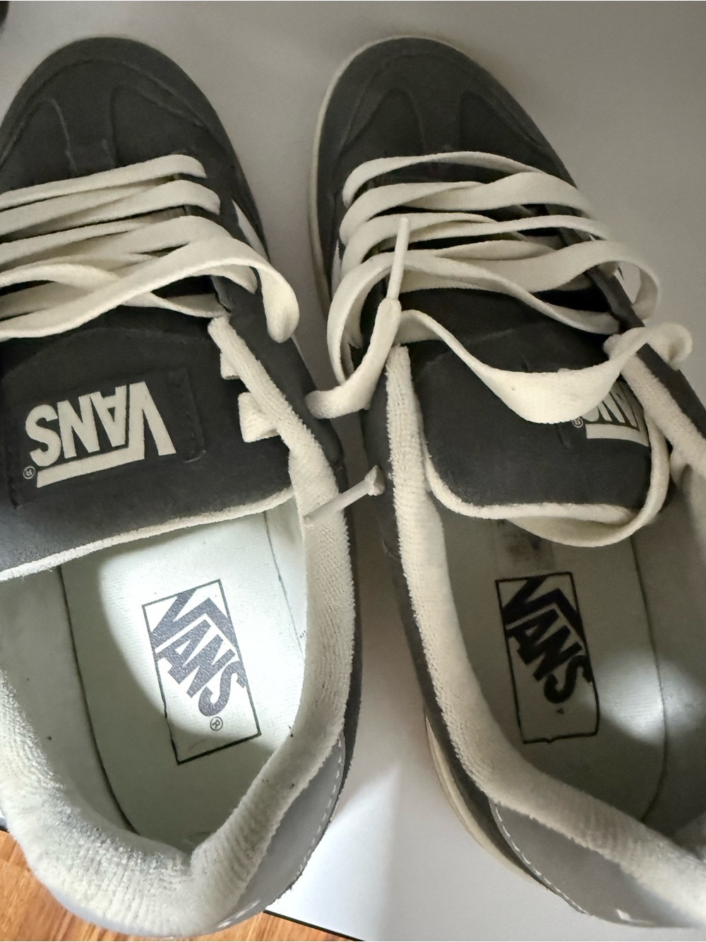 Vans Upland Gray Black Gum Sole Sneakers Mens Size 11 - Picture 7 of 16